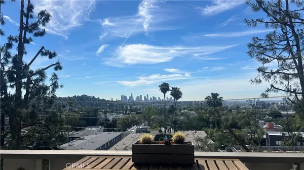 $695,000 | 4455 Los Feliz Boulevard, Unit 605, Los Angeles, CA 90027