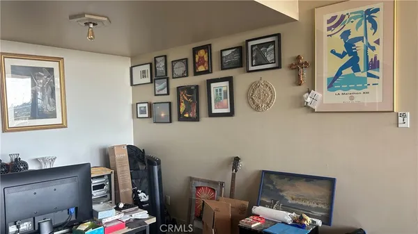 $695,000 | 4455 Los Feliz Boulevard, Unit 605, Los Angeles, CA 90027