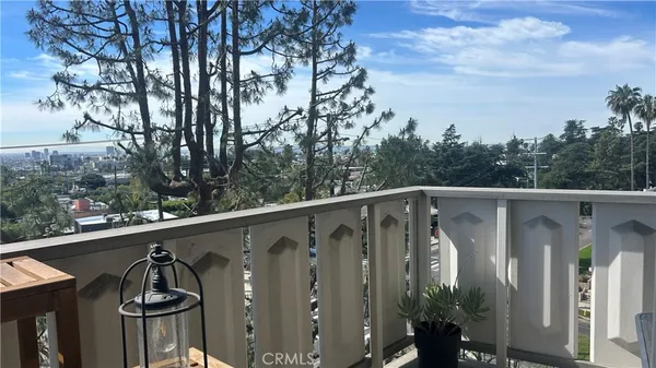 $695,000 | 4455 Los Feliz Boulevard, Unit 605, Los Angeles, CA 90027