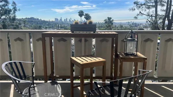 $695,000 | 4455 Los Feliz Boulevard, Unit 605, Los Angeles, CA 90027