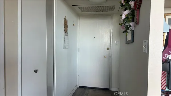 $695,000 | 4455 Los Feliz Boulevard, Unit 605, Los Angeles, CA 90027