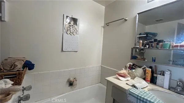 $695,000 | 4455 Los Feliz Boulevard, Unit 605, Los Angeles, CA 90027