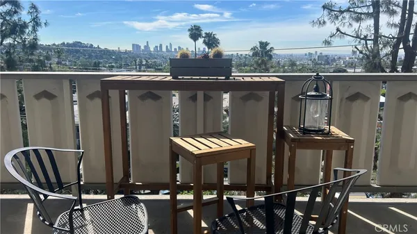 $695,000 | 4455 Los Feliz Boulevard, Unit 605, Los Angeles, CA 90027