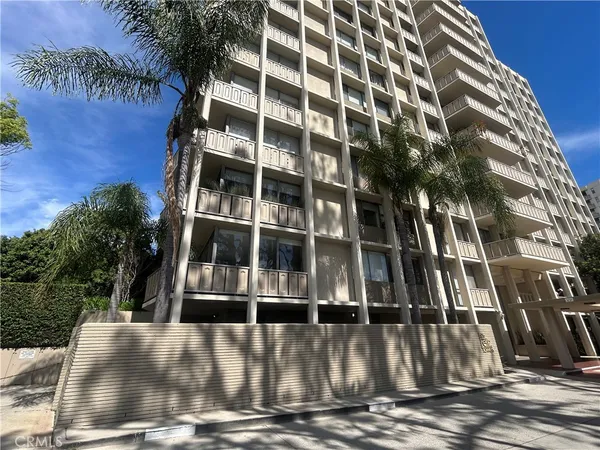 $695,000 | 4455 Los Feliz Boulevard, Unit 605, Los Angeles, CA 90027