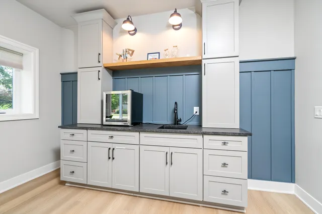 $1,100,000 | 118 Elkenburg Street, Unit 20, South Haven, MI 49090