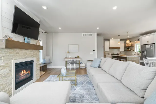 $1,100,000 | 118 Elkenburg Street, Unit 20, South Haven, MI 49090