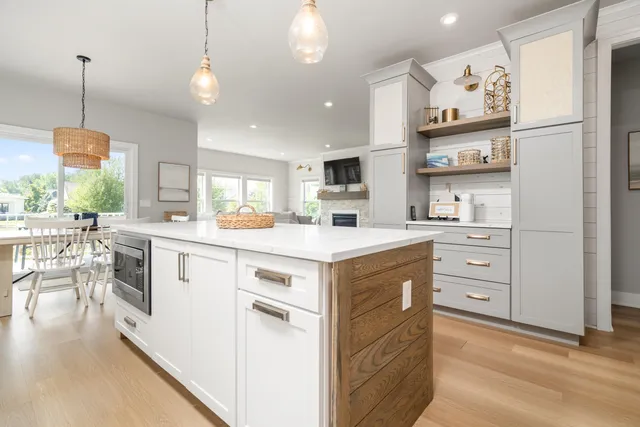 $1,100,000 | 118 Elkenburg Street, Unit 20, South Haven, MI 49090