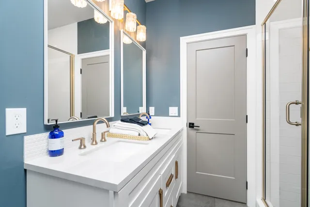 $1,100,000 | 118 Elkenburg Street, Unit 20, South Haven, MI 49090