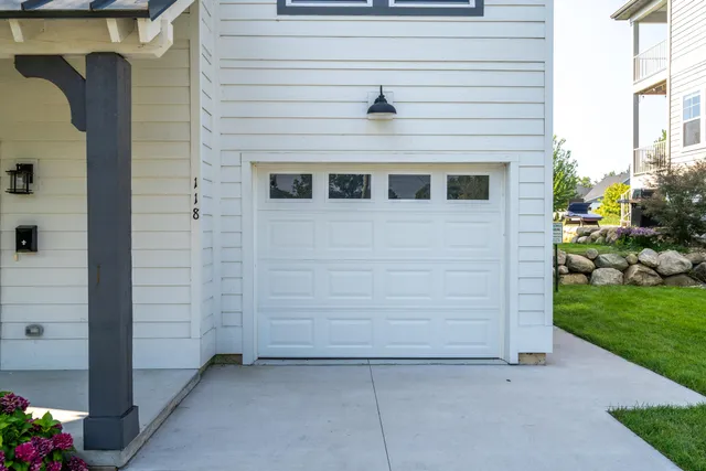 $1,100,000 | 118 Elkenburg Street, Unit 20, South Haven, MI 49090