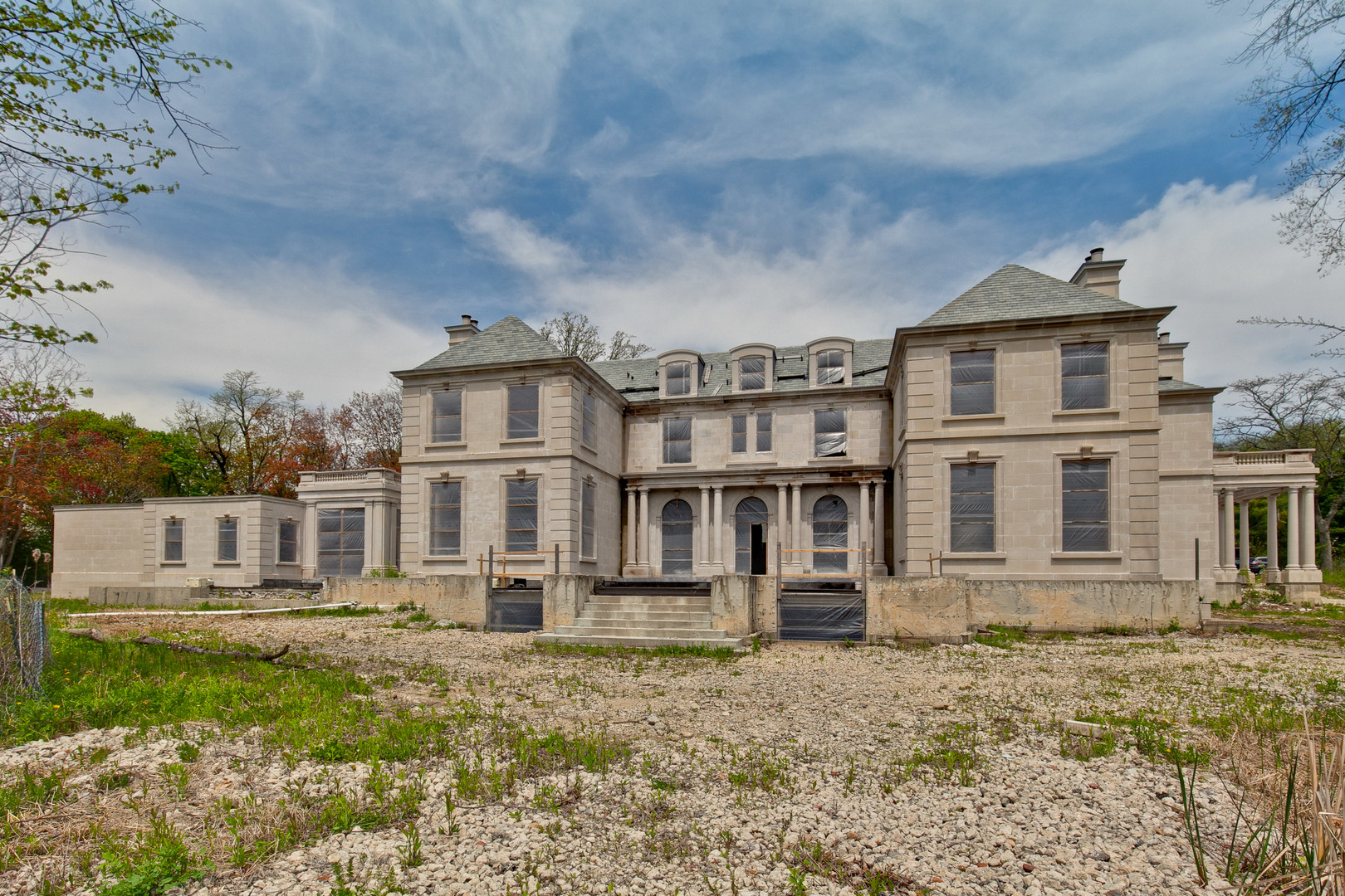 333 Foster Place Lake Forest, IL 60045 - Photo 12 of 21 front view of a house with a yard