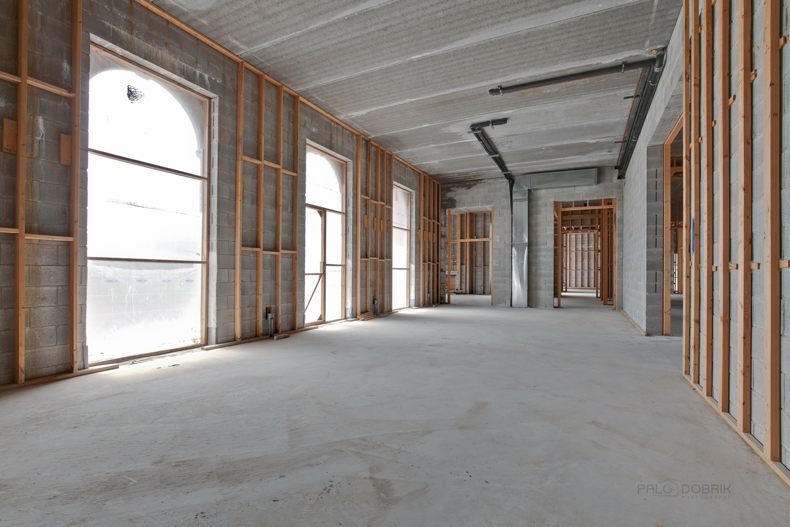 333 Foster Place Lake Forest, IL 60045 - Photo 6 of 21 a view of a hallway with windows