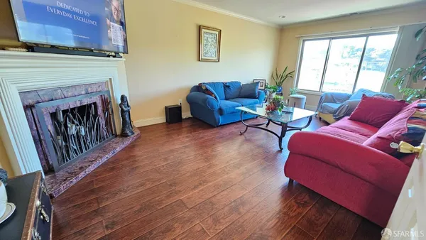 $1,589,000 | 2083-2085 San Jose Avenue, San Francisco, CA 94112