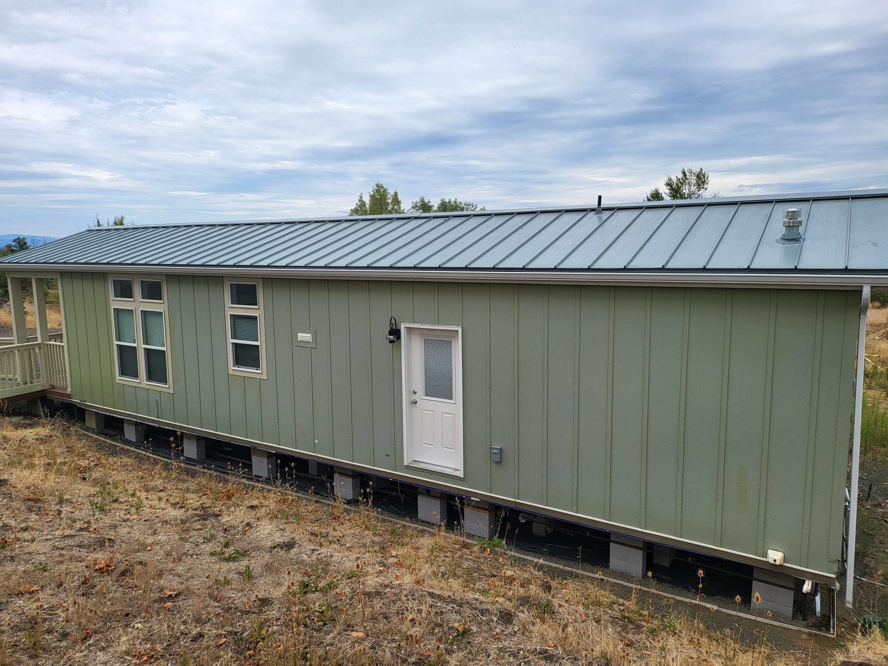 4898 Antelope Road Eagle Point, OR 97524 - Photo 23 of 29 20240916_135901