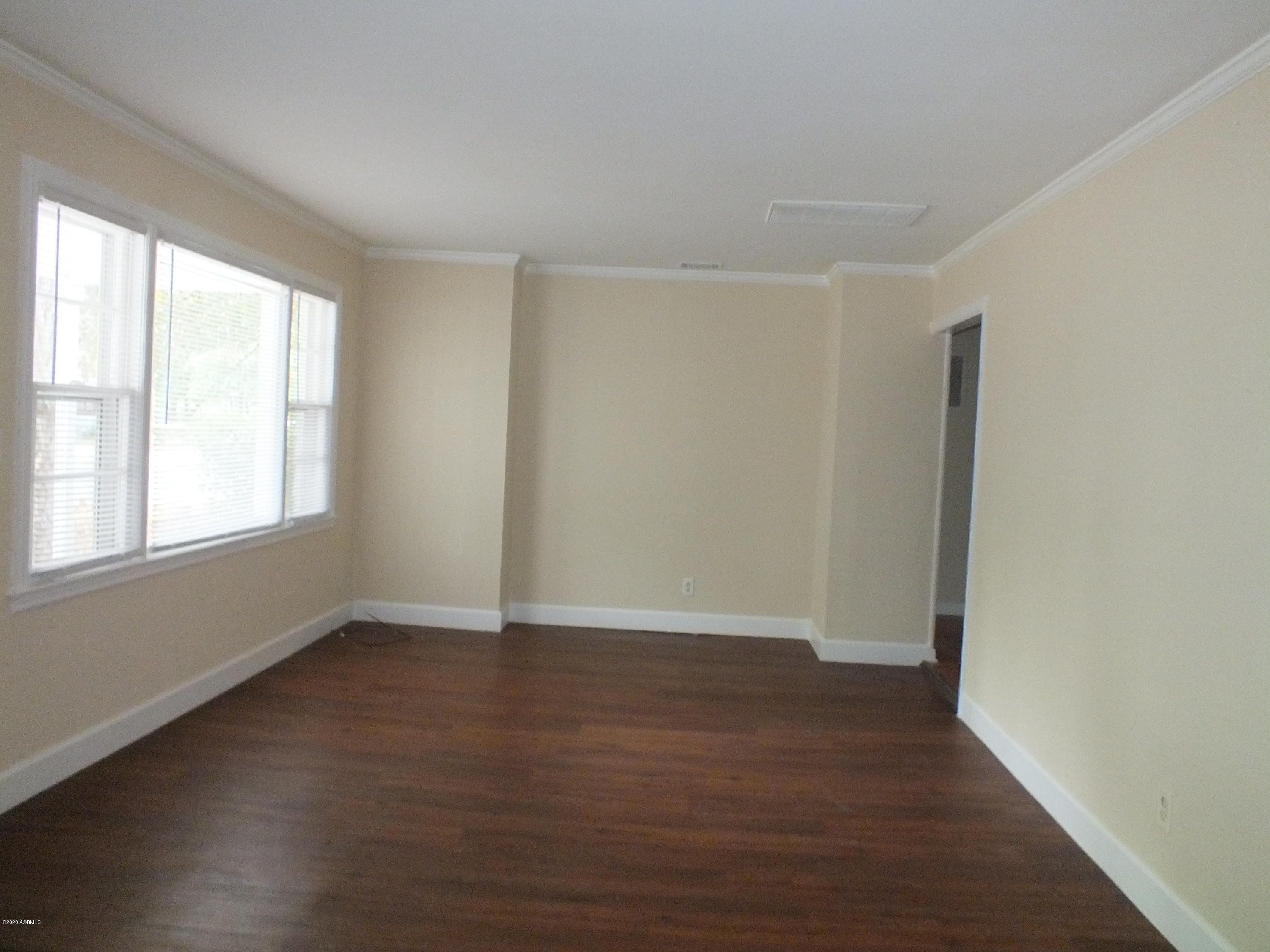 2811 Second Street Beaufort, SC 29902 - Photo 2 of 15 DSCF3329