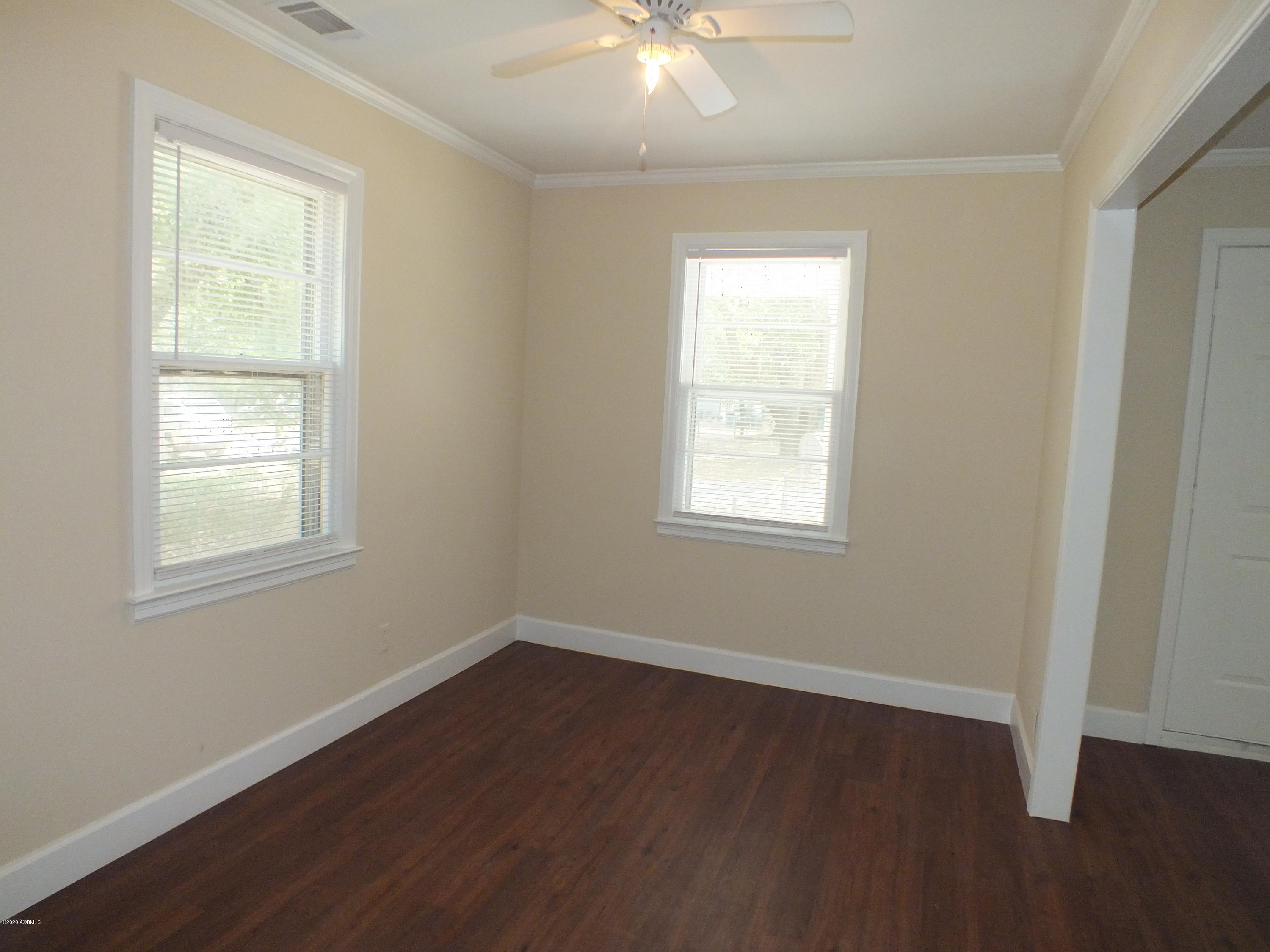 2811 Second Street Beaufort, SC 29902 - Photo 4 of 15 DSCF3318