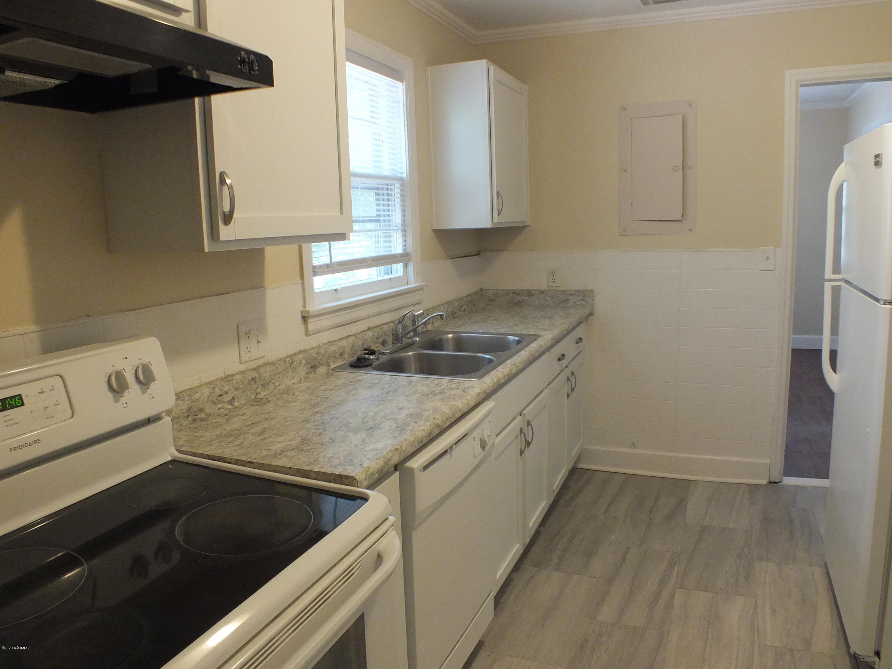 2811 Second Street Beaufort, SC 29902 - Photo 8 of 15 DSCF3315