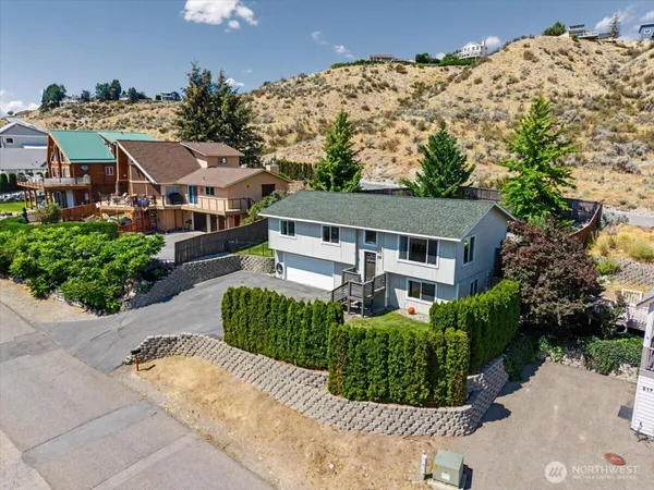 $715,000 | 215 San Remo Lane, Chelan, WA 98816