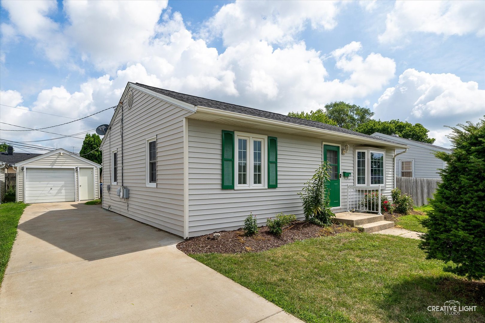 120 Riverside Drive Montgomery, IL 60538 - Photo 2 of 5 Gallery Image 2