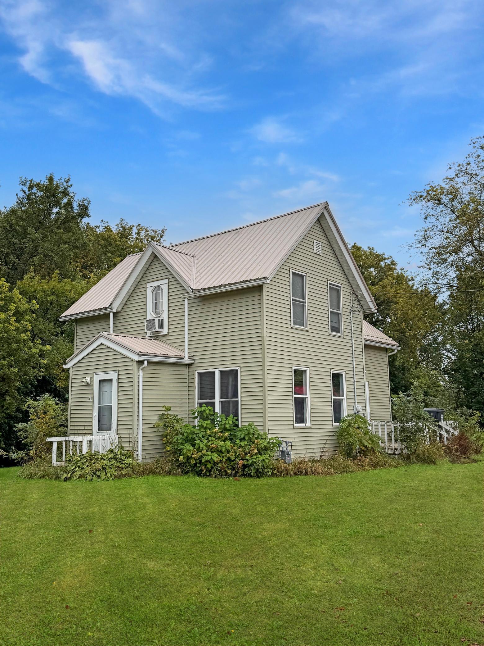 305 East Garfield Street Hendricks, MN 56136 - Photo 1 of 1 Gallery Image 1