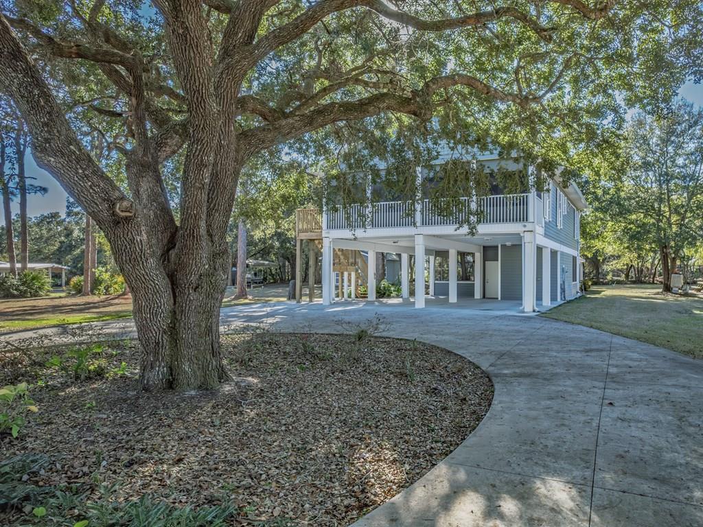 140 Craig Street Carrabelle, FL 32322 - Photo 3 of 64