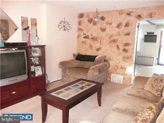 993 Grant Road Folcroft, PA 19032 - Photo 4 of 6