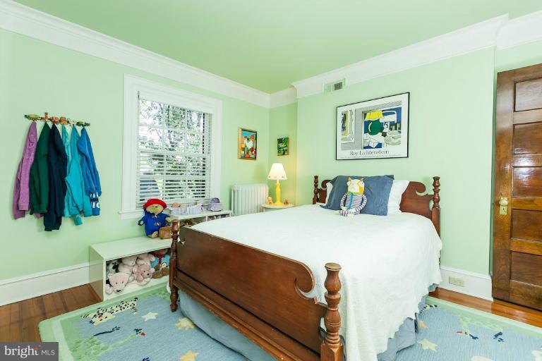 611 Edgevale Road Baltimore, MD 21210 - Photo 16 of 30 Girls' bedroom