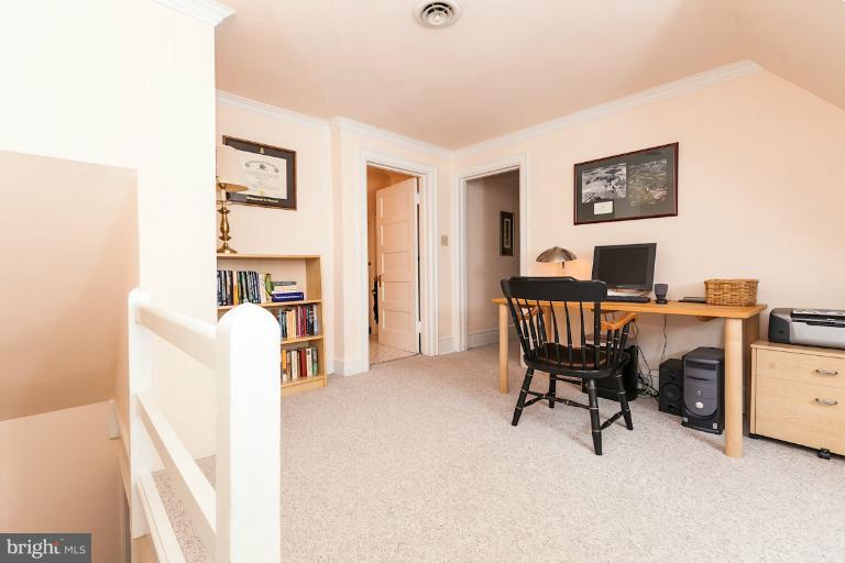 611 Edgevale Road Baltimore, MD 21210 - Photo 18 of 30 Attic office space