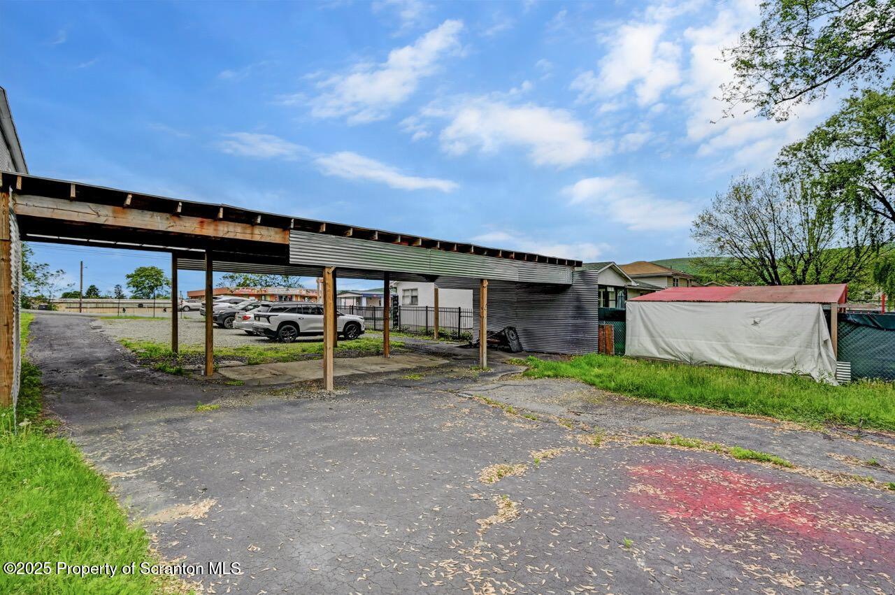 2118 Washburn Street Scranton, PA 18504 - Photo 65 of 72 a view of a house with basketball court
