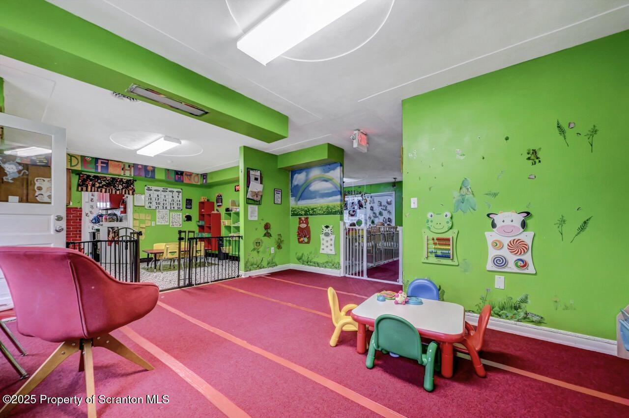 2118 Washburn Street Scranton, PA 18504 - Photo 10 of 72 a view of a chairs and table in a patio