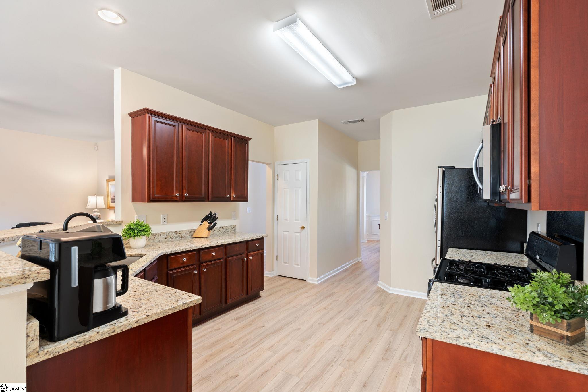 6 Castle Hall Court Simpsonville, SC 29680 - Photo 8 of 30