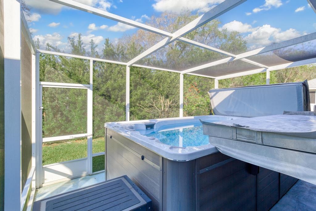 124 Dory Road St. Augustine, FL 32086 - Photo 28 of 39 a view of room with window and wooden floor