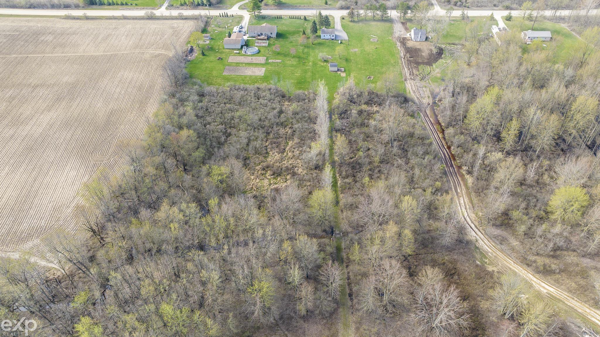 11152 Dunn Road Memphis, MI 48041 - Photo 49 of 53 50106125-48.JPG