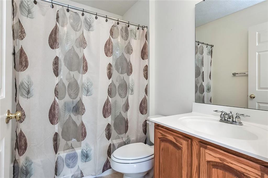 103 Teak Road Elizabeth, PA 15037 - Photo 13 of 19 Upper level full bath
