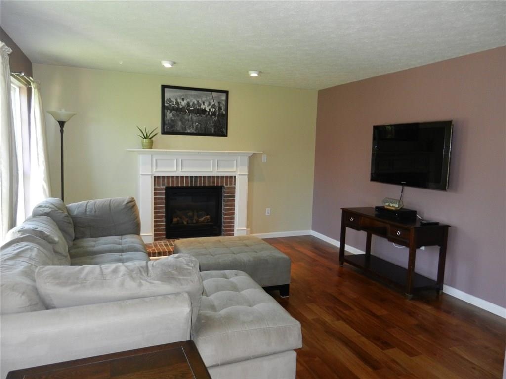 103 Teak Road Elizabeth, PA 15037 - Photo 4 of 19 Gallery Image 4