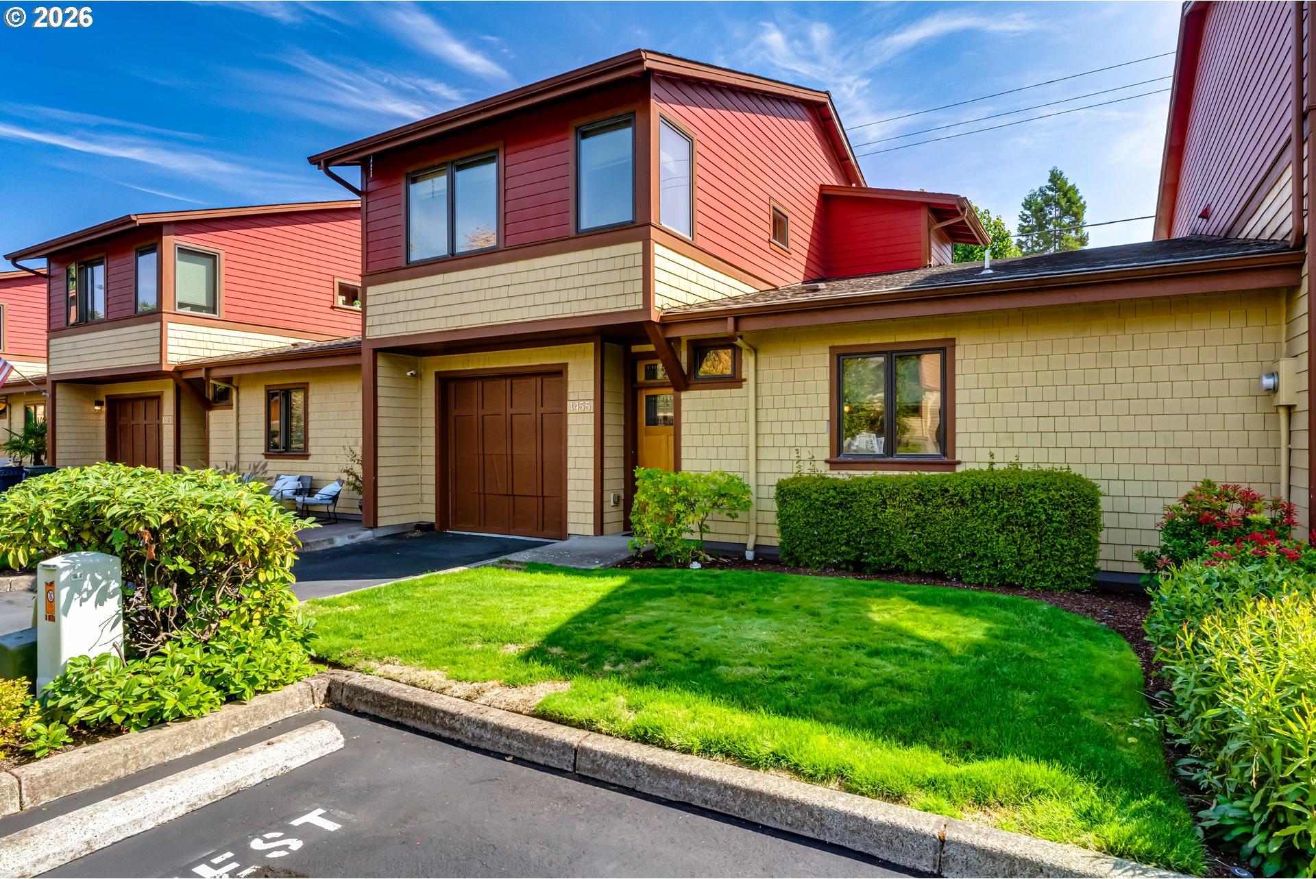 1455 Perdue Loop Eugene, OR 97401 - Photo 1 of 31 Gallery Image 1