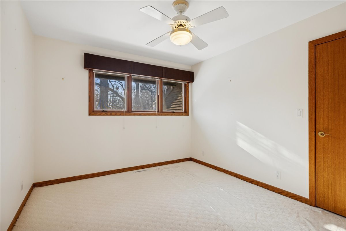 43W880 Pathfinder Drive Maple Park, IL 60151 - Photo 15 of 38 a view of an empty room with a window