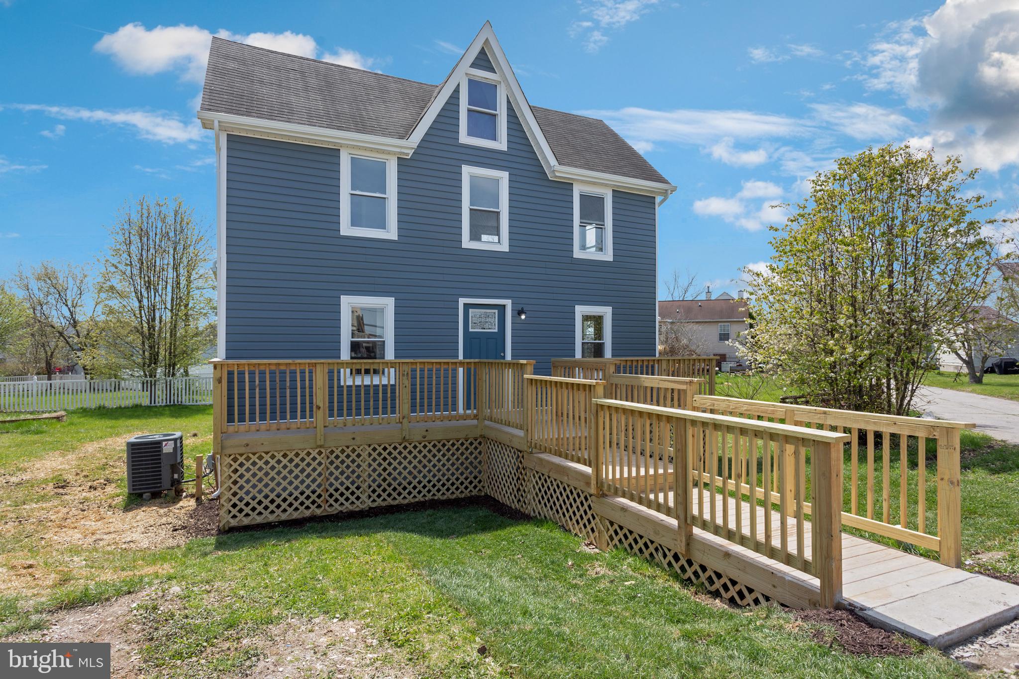 2087 Park Trail Road Windsor Mill, MD 21244 - Photo 31 of 32 Front porch deck walkway