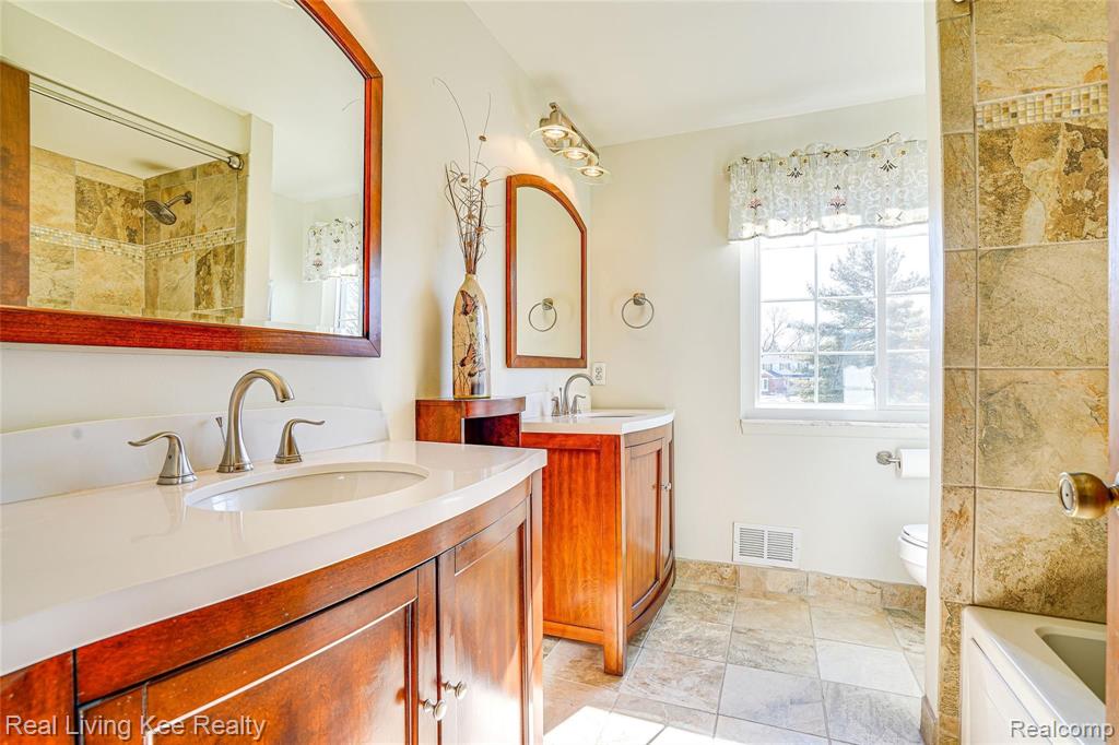 820 Downhill Lane Rochester Hills, MI 48307 - Photo 32 of 43