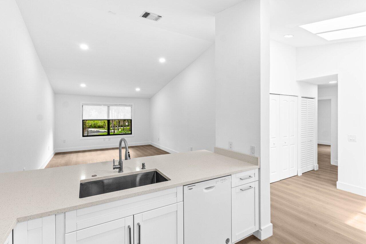 13105 Belhaven Court, Unit 15 Wellington, FL 33414 - Photo 19 of 27 010-13105BelhavenCourt-15-Wellington-FL-