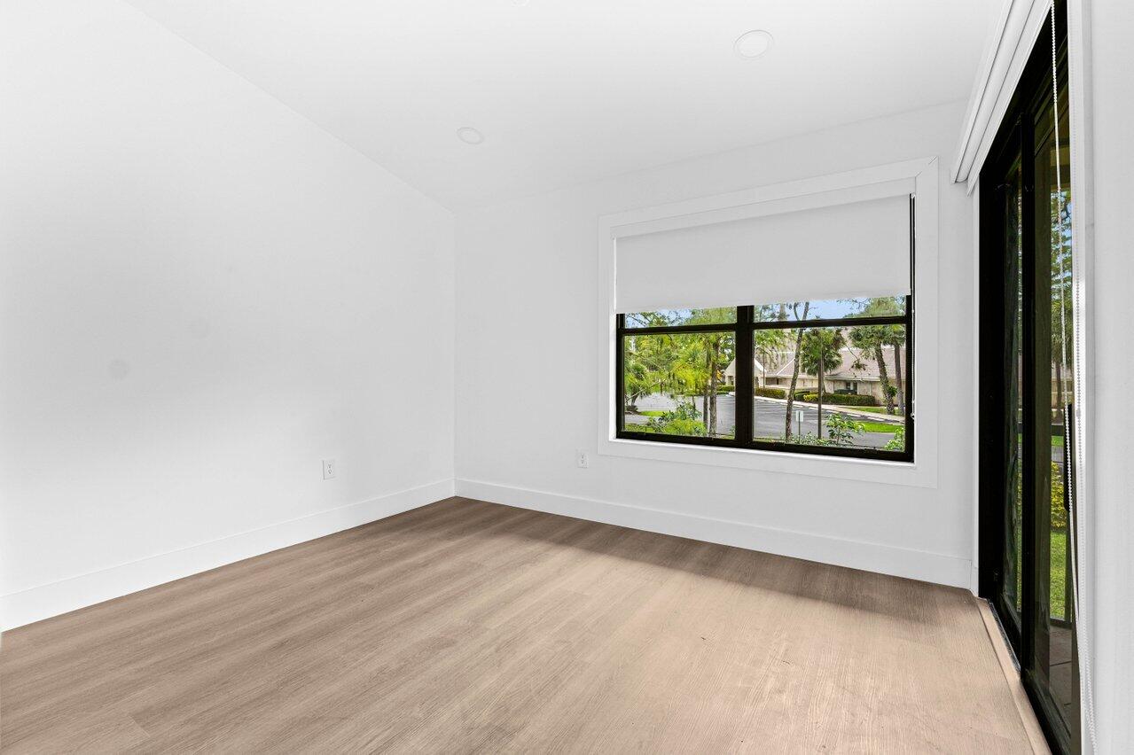 13105 Belhaven Court, Unit 15 Wellington, FL 33414 - Photo 22 of 27 023-13105BelhavenCourt-15-Wellington-FL-