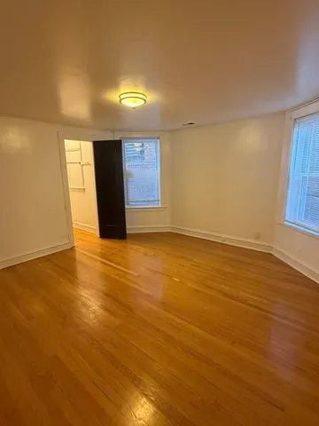 $2,500 | 7544 North Oakley Avenue, Unit 2, Chicago, IL 60645