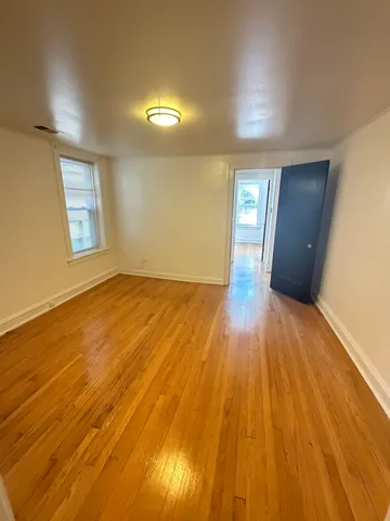 $2,500 | 7544 North Oakley Avenue, Unit 2, Chicago, IL 60645