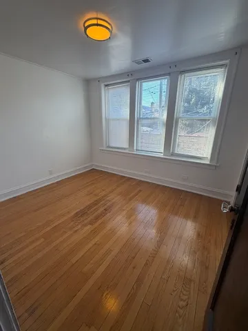 $2,500 | 7544 North Oakley Avenue, Unit 2, Chicago, IL 60645