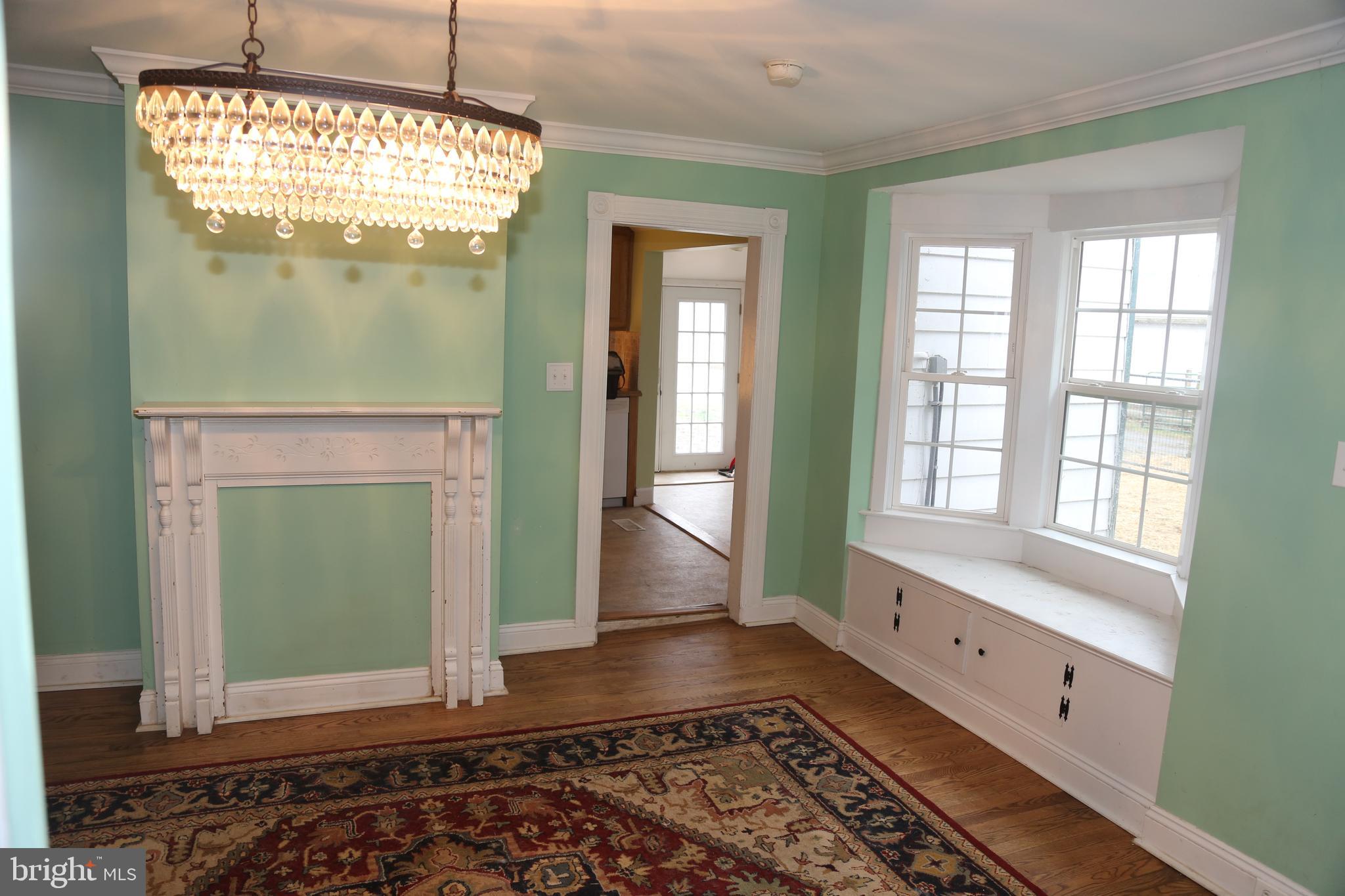 16873 Henderson Road Henderson, MD 21640 - Photo 17 of 45 Bay window with seating and sorage