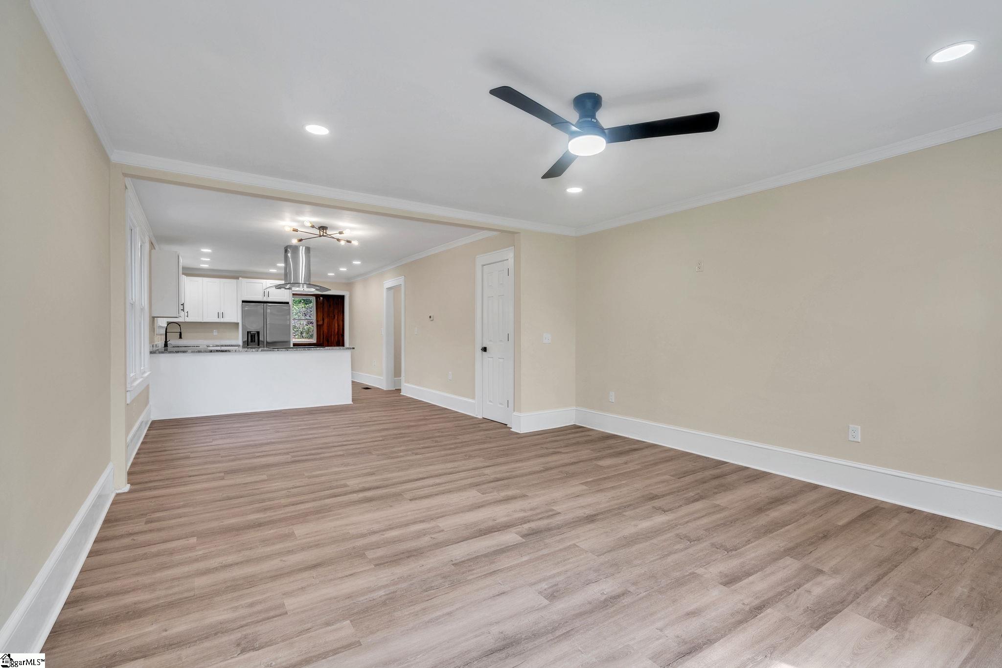 313 Furman Hall Road Greenville, SC 29609 - Photo 5 of 35 Gallery Image 5