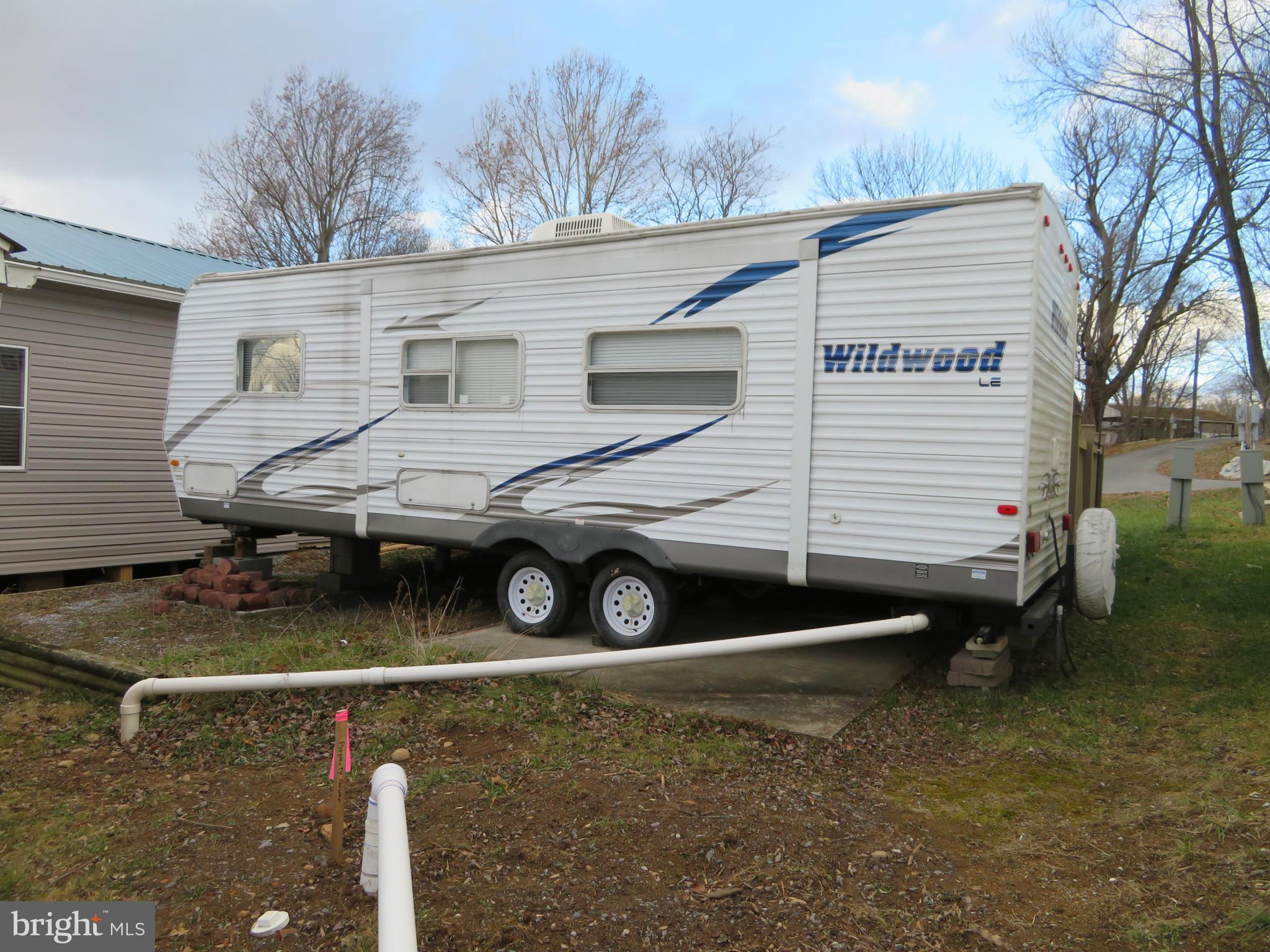 Exterior (Rear)