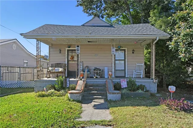 $300,000 | 720-22 Carrollton Avenue, Metairie, LA 70005