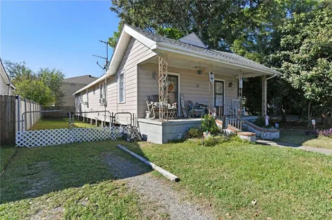 $300,000 | 720-22 Carrollton Avenue, Metairie, LA 70005