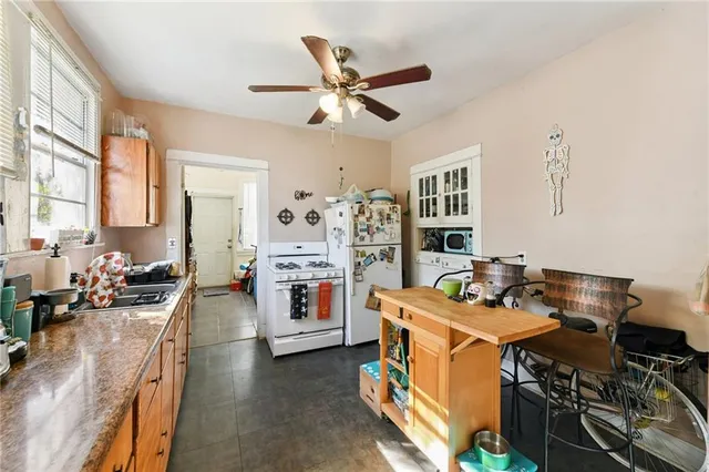 $300,000 | 720-22 Carrollton Avenue, Metairie, LA 70005