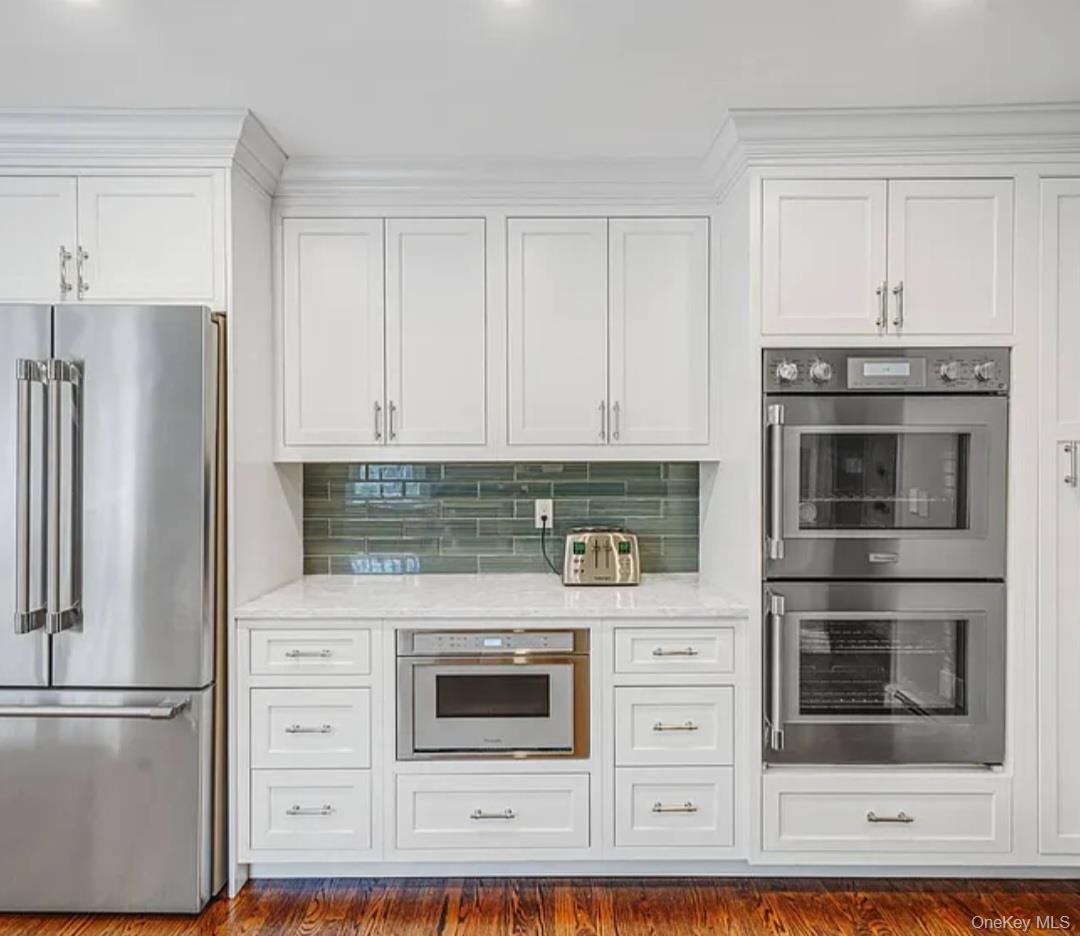 33 Brookfield Road Northport, NY 11768 - Photo 13 of 39